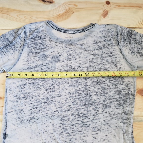 Disney Mickey Mouse Distressed Tshirt - Picture 4 of 4